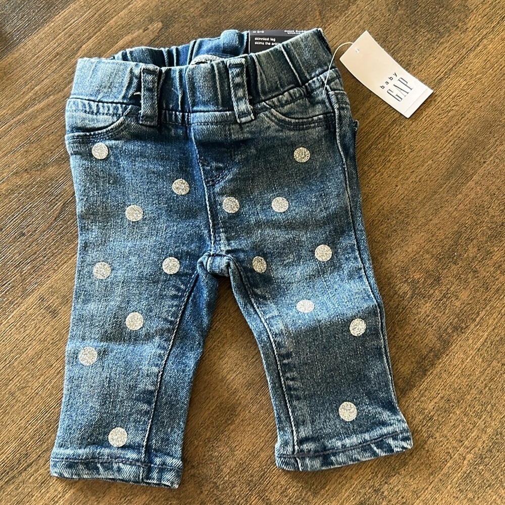 - - Baby gap 0-3 months NWT